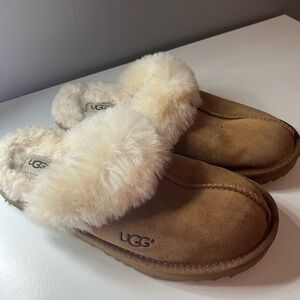 UGG brown slippers size 6
